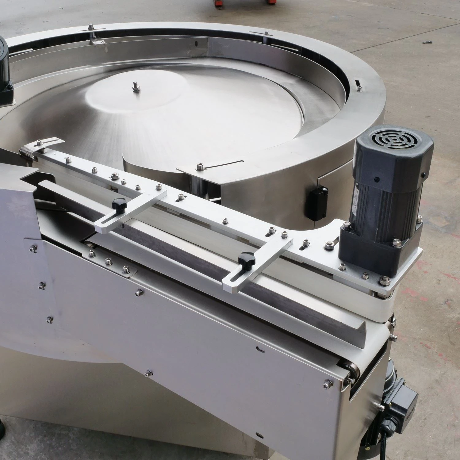 full automatic packaging line with turntable rotary packing line machine for nougat sweets.jpg full automatic packaging line with turntable rotary packing line machine for nougat sweets.jpg